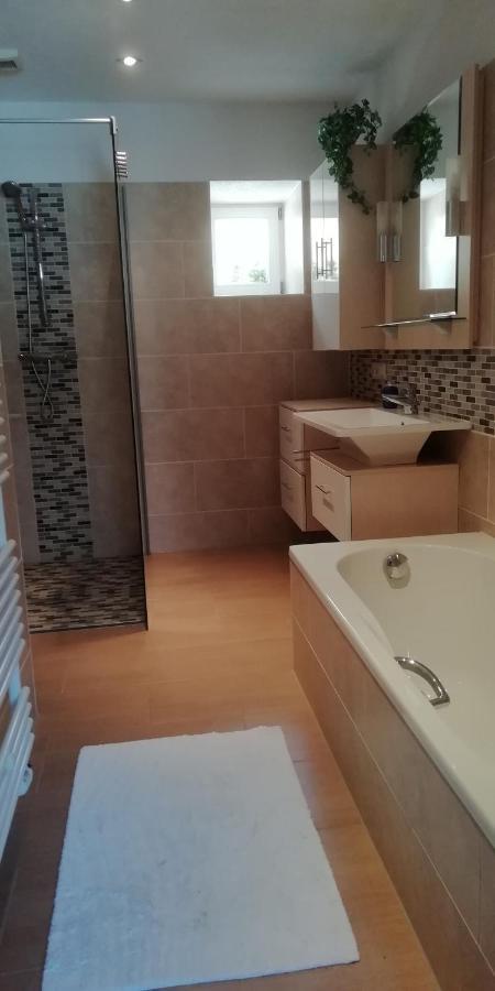 Vip-Zelten Im Garten - Camping Weischlitz Екстериор снимка
